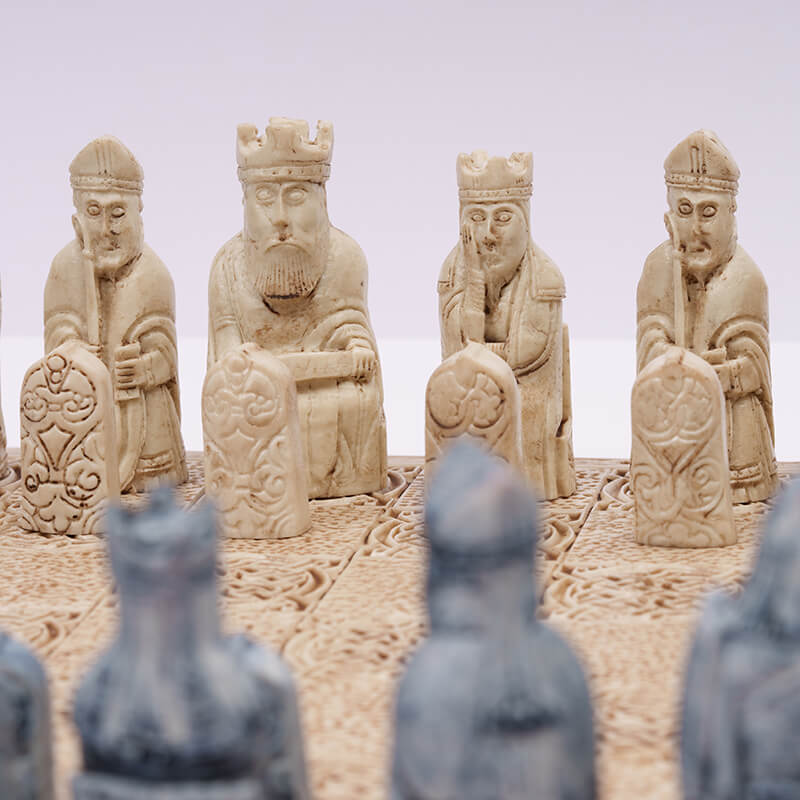 O'Gowna Isle of Lewis Chess Set - Image 4